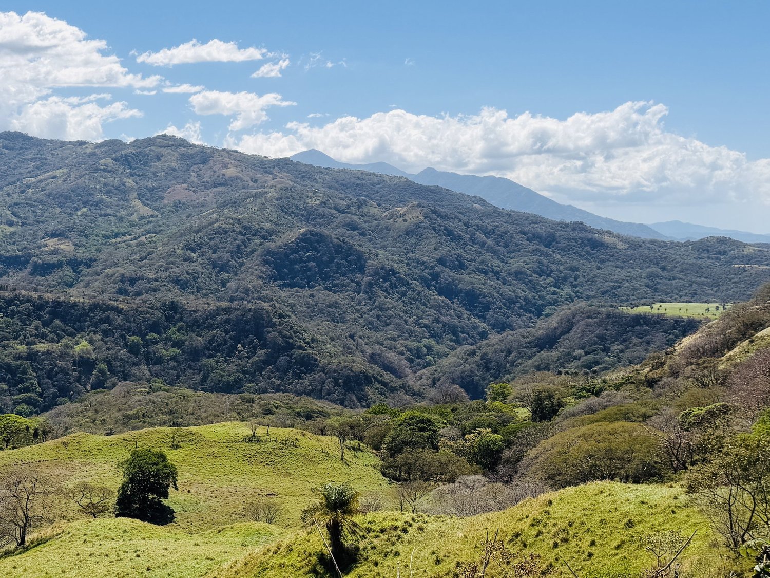 Green hills and mountains of the Central Valley near Atenas, Costa Rica